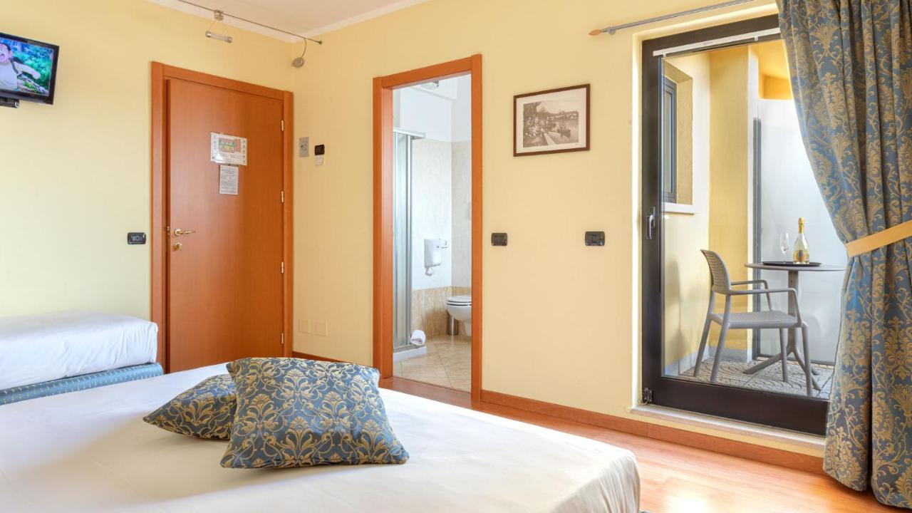Hotel Postumia Dossobuono Exteriör bild