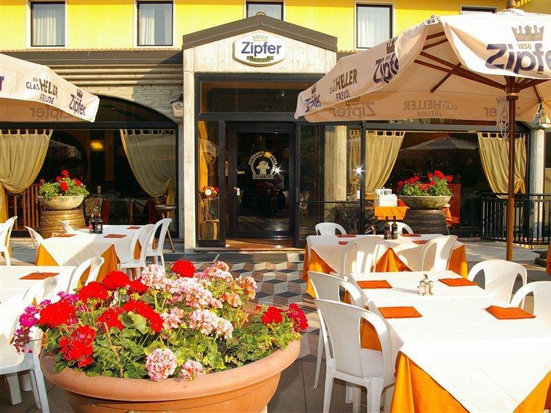 Hotel Postumia Dossobuono Exteriör bild