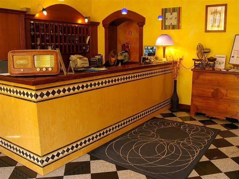Hotel Postumia Dossobuono Exteriör bild