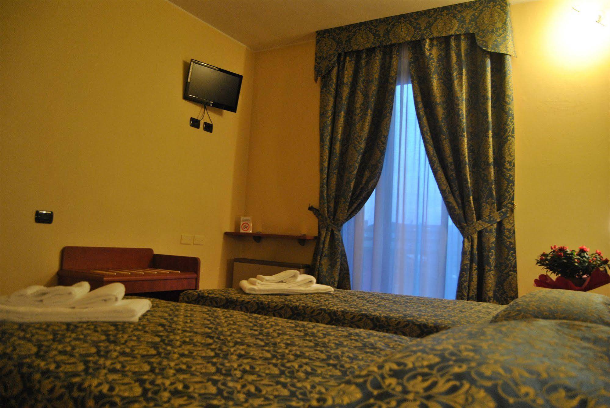Hotel Postumia Dossobuono Exteriör bild