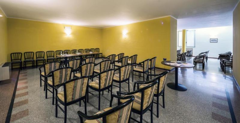Hotel Postumia Dossobuono Exteriör bild