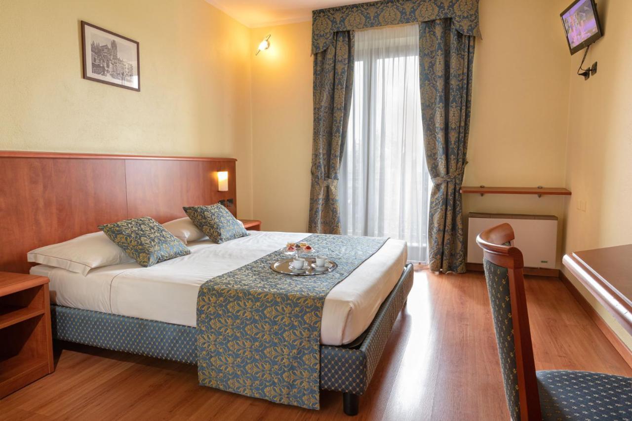 Hotel Postumia Dossobuono Exteriör bild