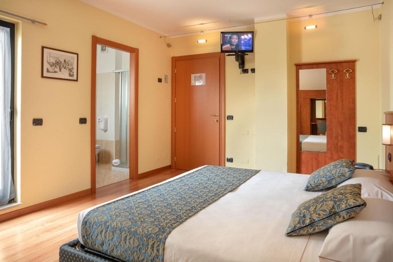 Hotel Postumia Dossobuono Exteriör bild